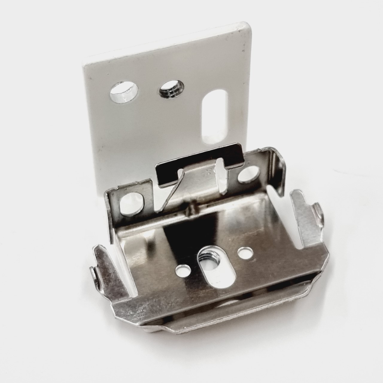 AO10 ülaprofiili 5–10 mm seinaklambrid koos universaalsete klambritega